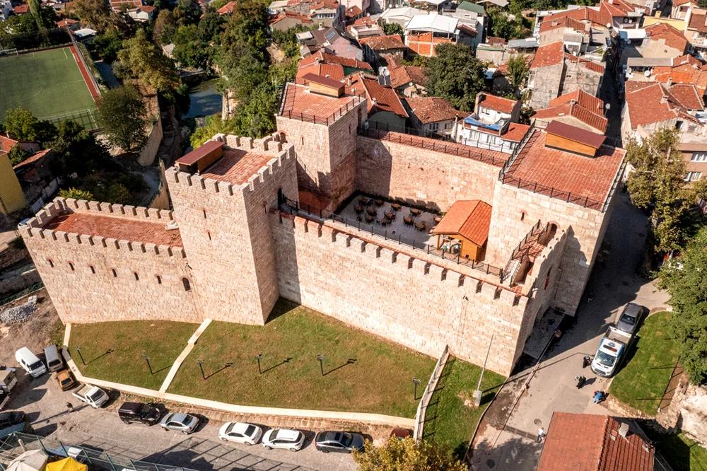Zindankapı Restorasyonu ve Güncel Sanat Galerisi