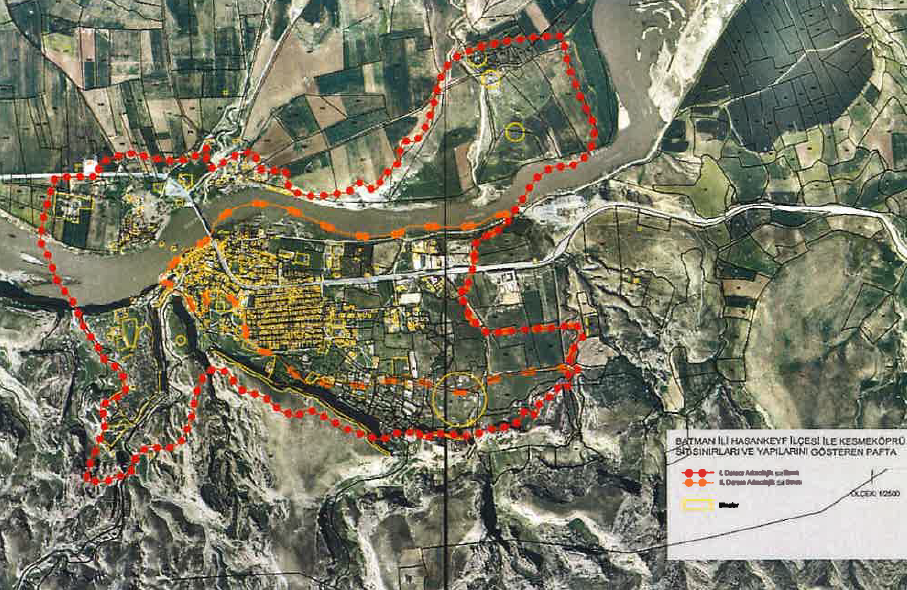 T.C. Batman Valiliği İl Kültür ve Turizm Müdürlüğü | Hasankeyf Yamaç Külliyesi Etrafındaki Mağara Evlerinin Konaklamaya Açılması İçin Durum Tespiti