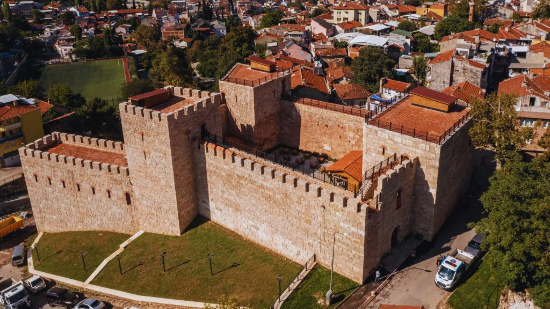 Zindankapı Restorasyonu ve Güncel Sanat Galerisi